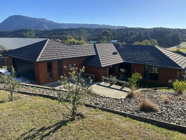 STUNNING MODERN HOME