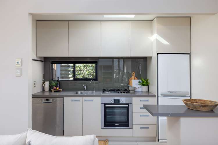 13 Reserve Terrace Lyttelton_7