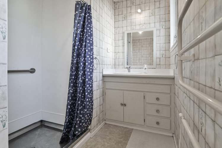 215 Sunnybank Crescent Camberley_6