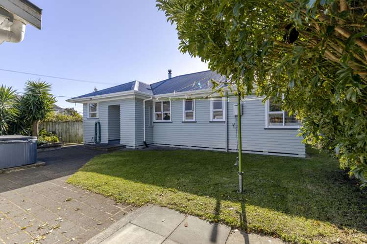 14 Carthew Street Okato_19