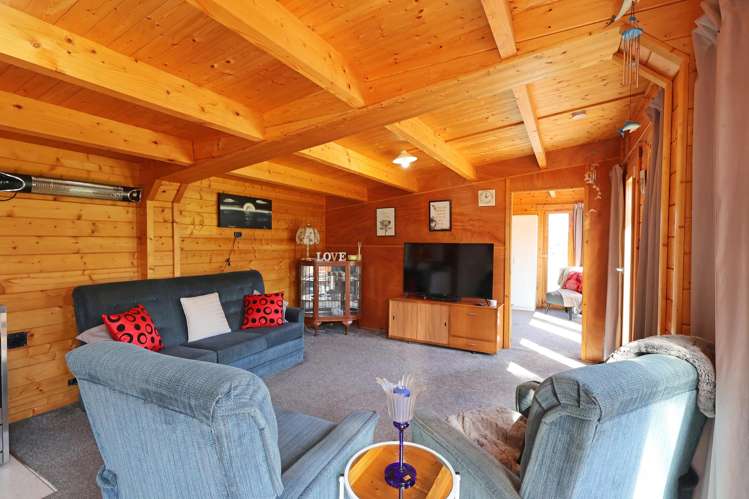 13 Danube Road Winton Surrounds_7