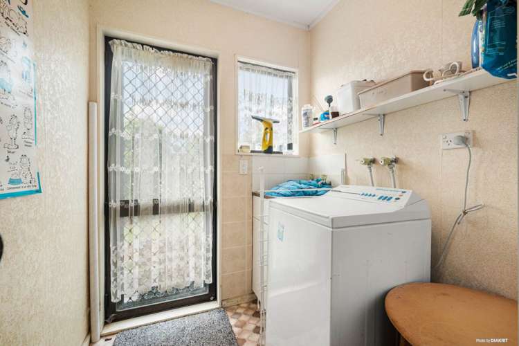 8 Kauri Road Stanmore Bay_14