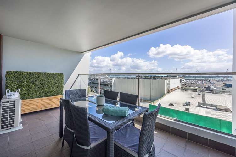 710/18 Beach Road Auckland Central_12