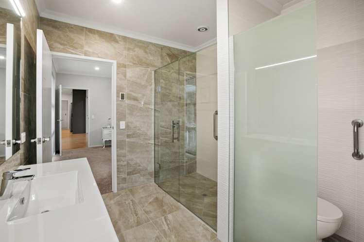 10 Francis Douglas Drive Westown_11