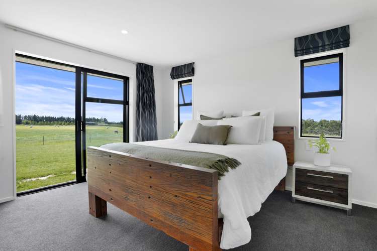 64 Bruces Road Sefton_8