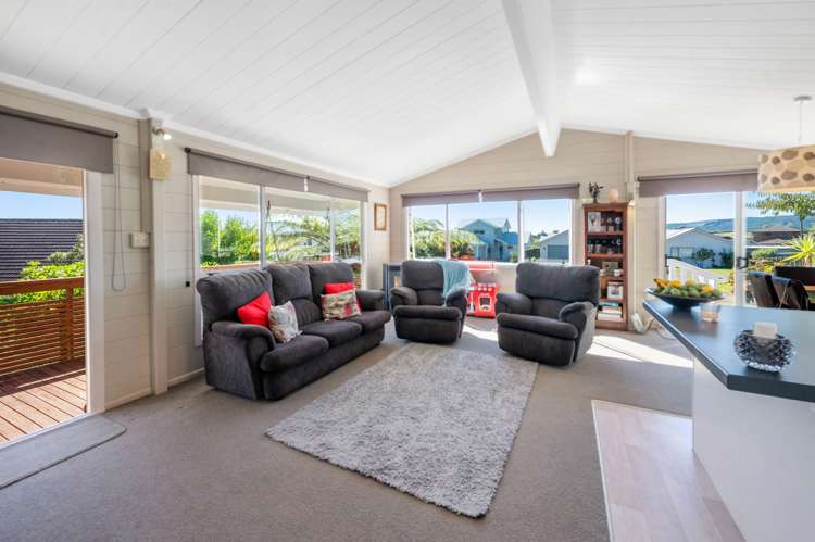 115 Basley Road Owhata_6