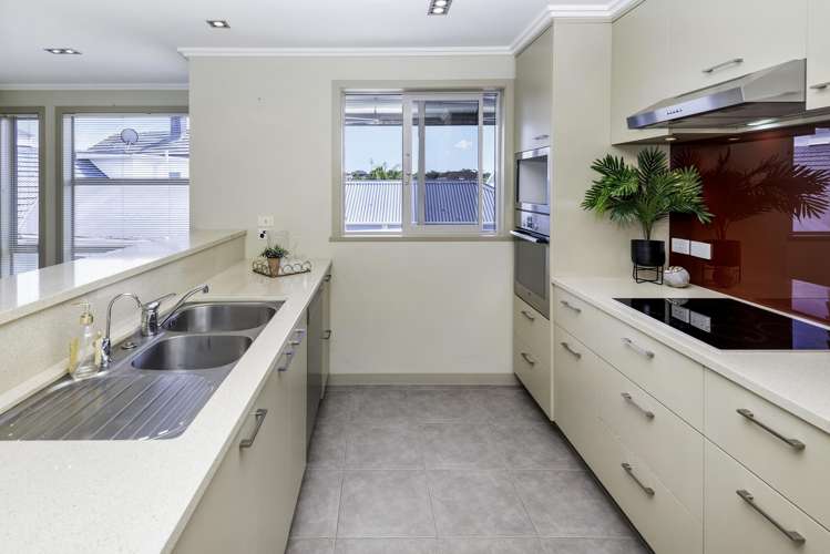 79a The Parade Bucklands Beach_11
