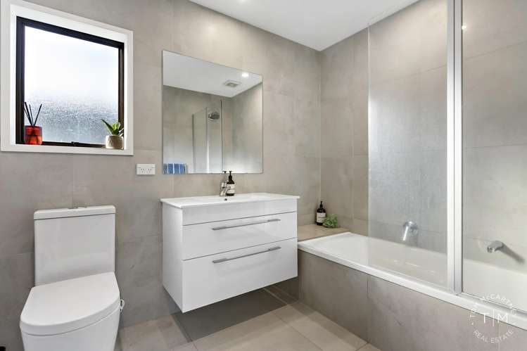 1/150 Bradbury Road Botany Downs_12