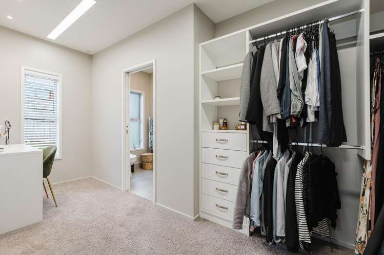 26 Evergreen Rise Grandview Heights_19