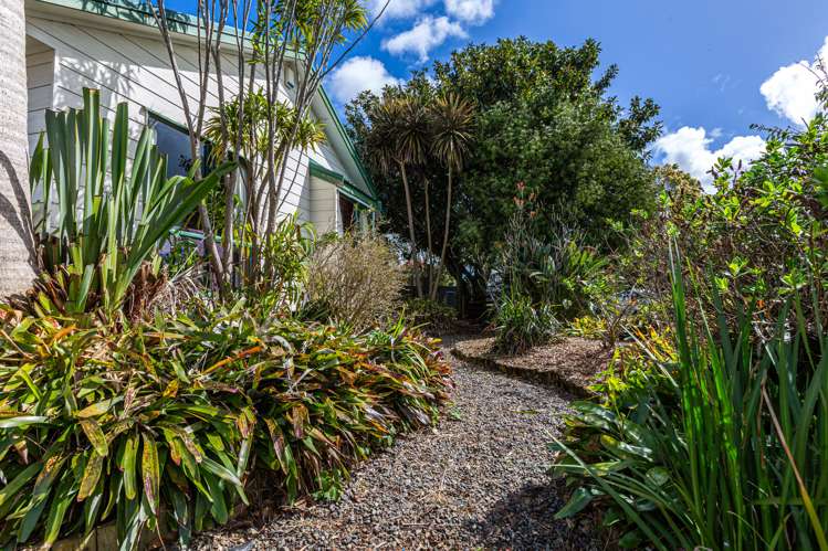 44 Taihiki Road Clarks Beach_18