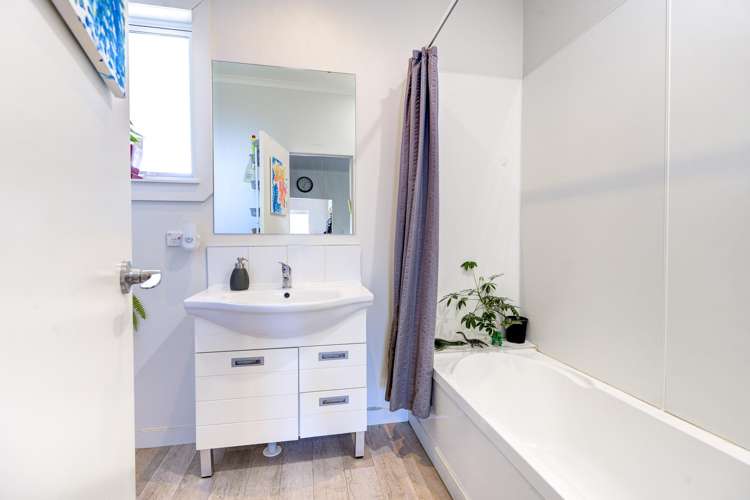 37b Tomin Road Glenview_11