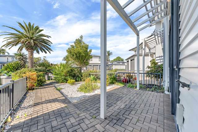 4/2 Armoy Drive East Tamaki_3