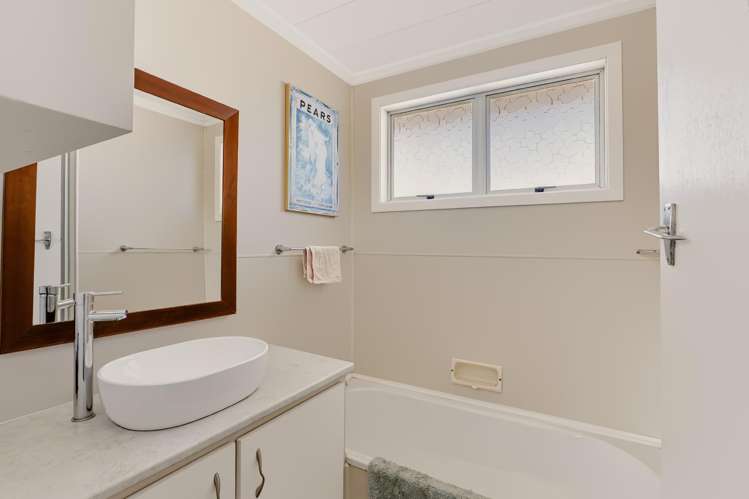 28A Paritutu Road Spotswood_14
