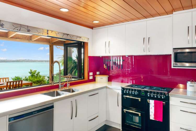 7 Poaka Place Beach Haven_26