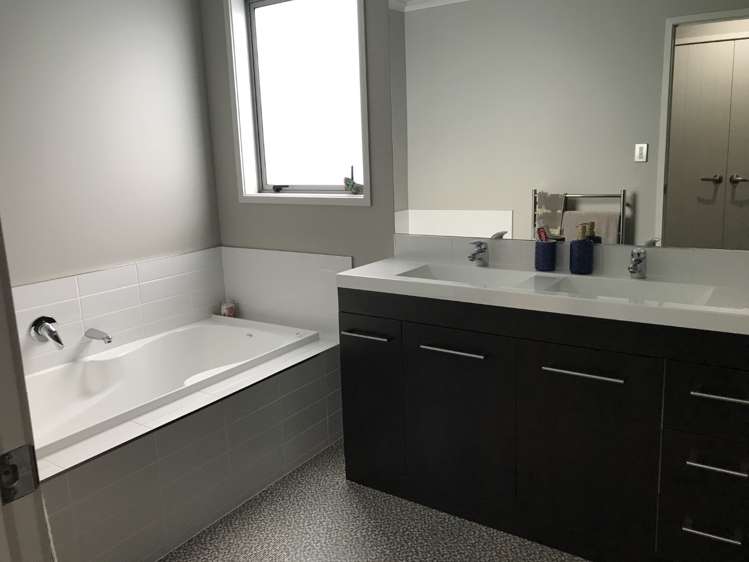 12 Raddington Way Huntington_13