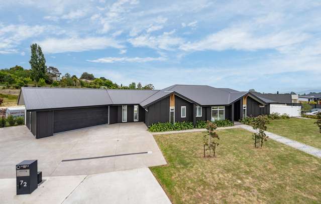 Luxury Living - Boat & Campervan Parking