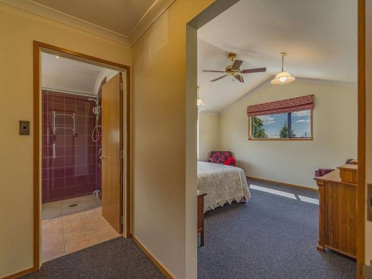 10 Di Pierri Way The Wood_12