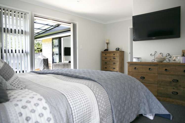 33 Sunningdale Street Wattle Downs_23