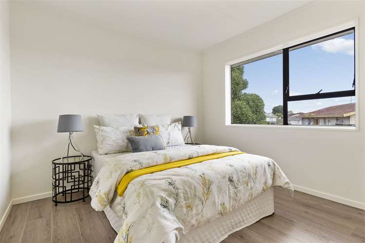 1/12 Frobisher Way Clendon Park_11