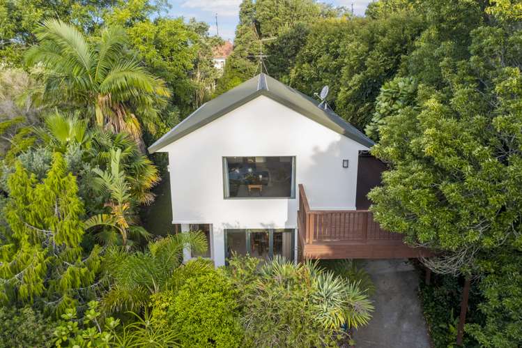 8 Rosecamp Road Beach Haven_17