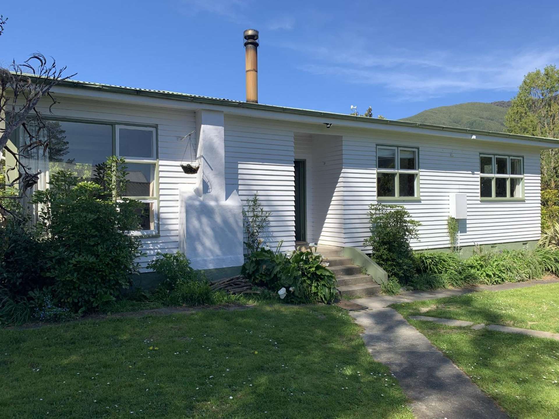 1355 Queen Charlotte Drive 1905_0