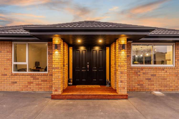 56 Travis Country Drive Burwood_22