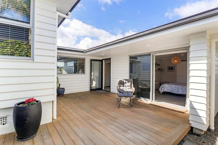 1 Karaka Road Beachlands_17