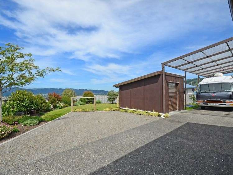 3 Swain Grove Riverstone Terraces_22