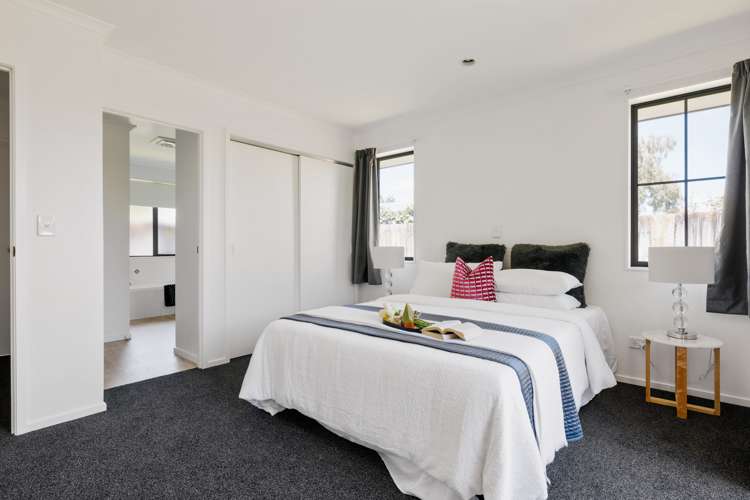 15 Farnham Close Rototuna North_10