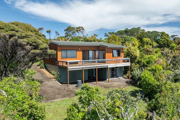21 Te Ahuahu Road Piha_1