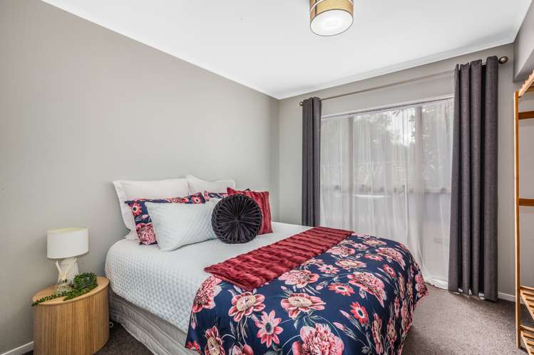 2 Pohue Grove Stokes Valley_27