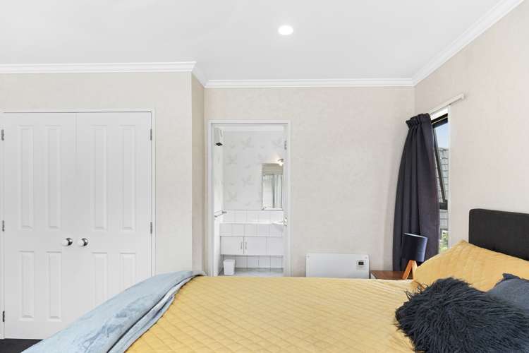 10 Saint Ives Grove Whalers Gate_11