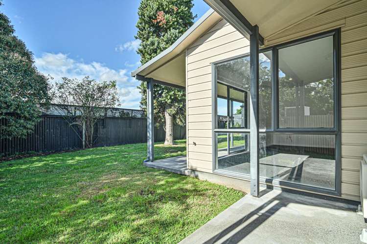 1216A Norfolk Crescent Mayfair_9