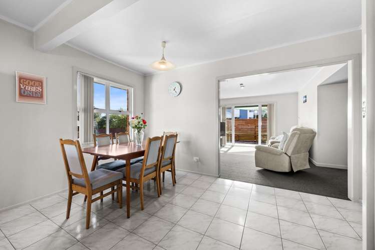 6 Toru Street Te Atatu Peninsula_35