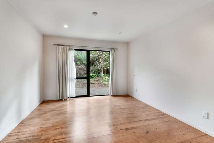 2/433A East Coast Road Mairangi Bay_15