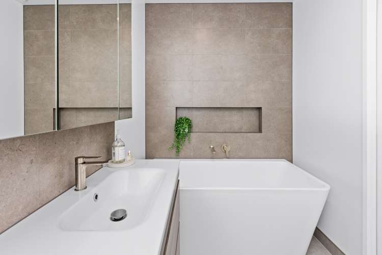 35 Wynyard Crescent Tamatea_12