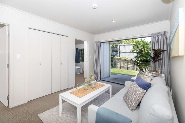 24 Pointon Glade Grandview Heights_13