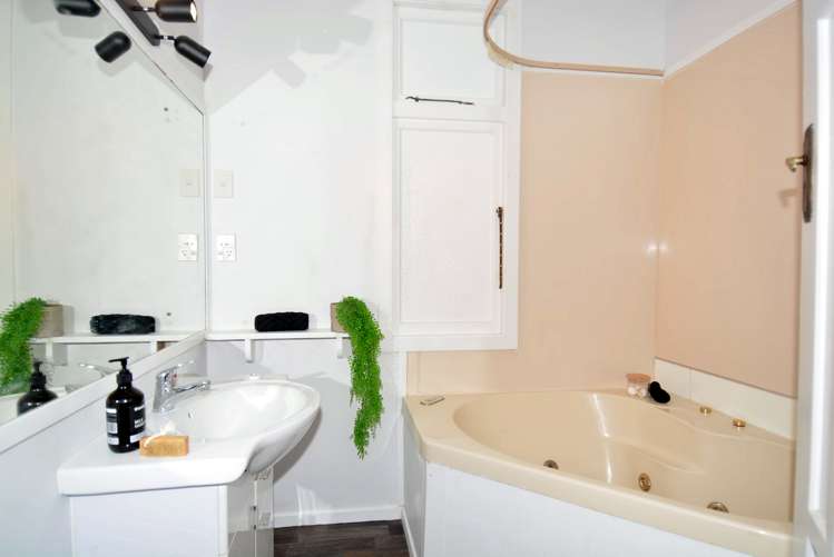 72 Antrim Street Windsor_13