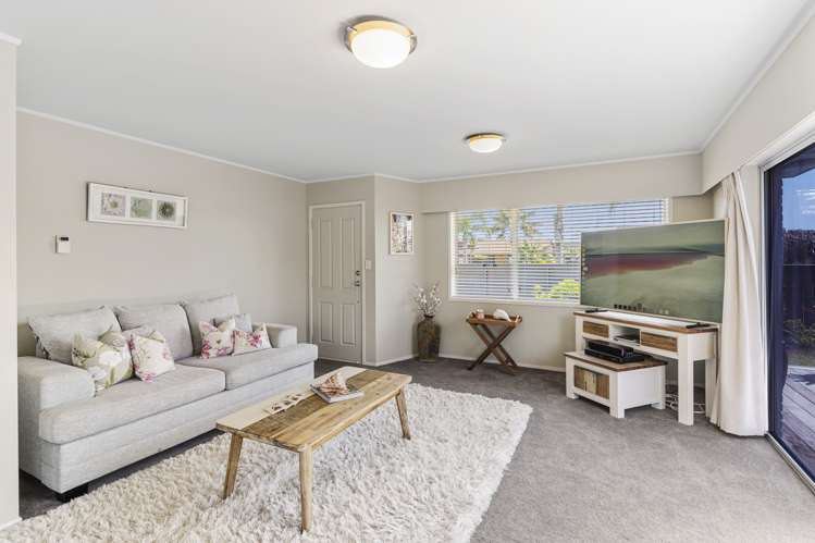 1/15 Vivian Wilson Drive Eastern Beach_2