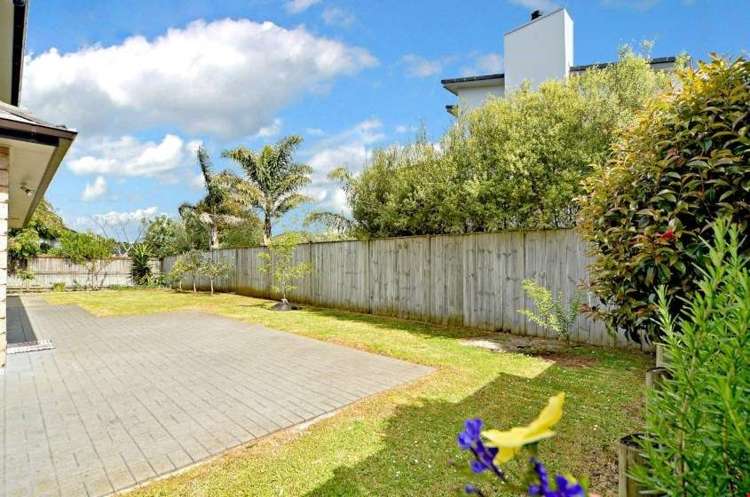 53 Chateau Rise Flat Bush_7