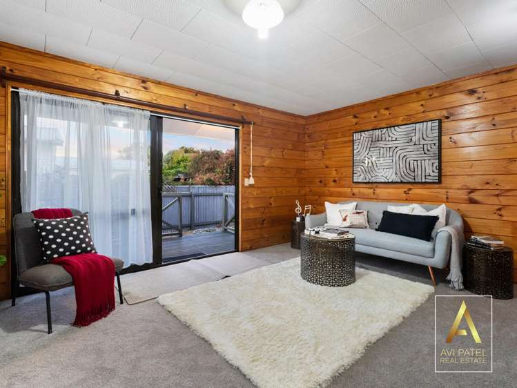 1/9 Te Kanawa Crescent Henderson_21