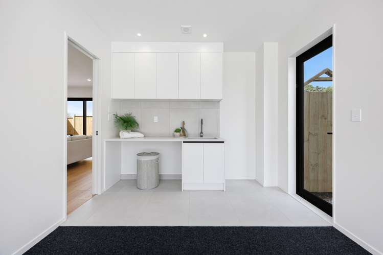 12B Butley Drive Farm Cove_49