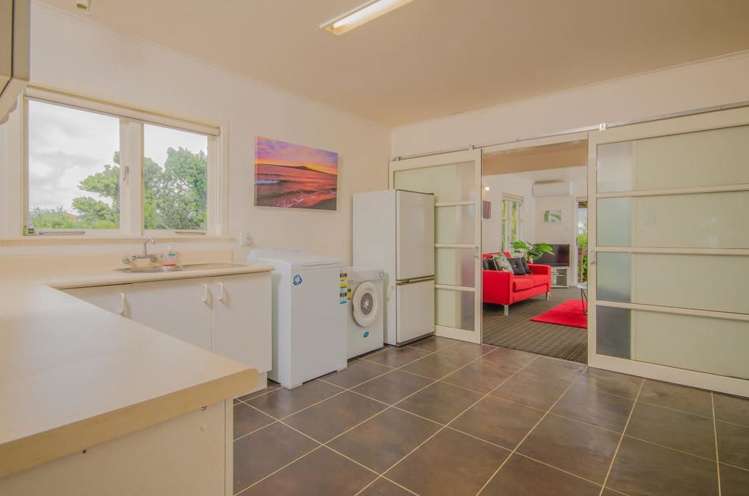 1 Helga Crescent Te Atatu Peninsula_10