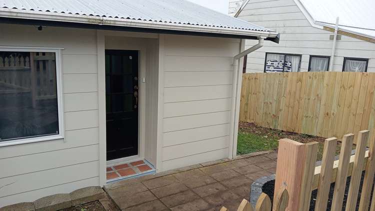 3/223 Birkdale Road_0