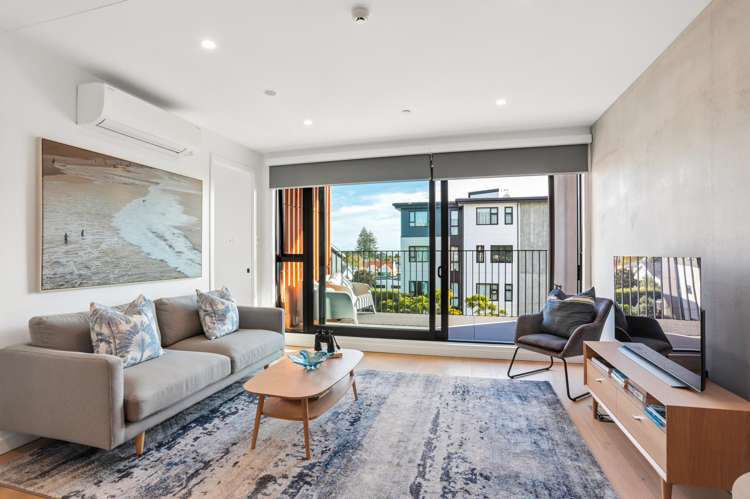 302/2 Miller Street Point Chevalier_3