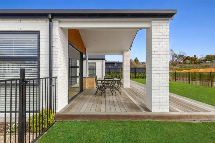 58 Les Wakefield Road_2