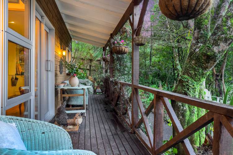 13 Bush Road Waiatarua_21