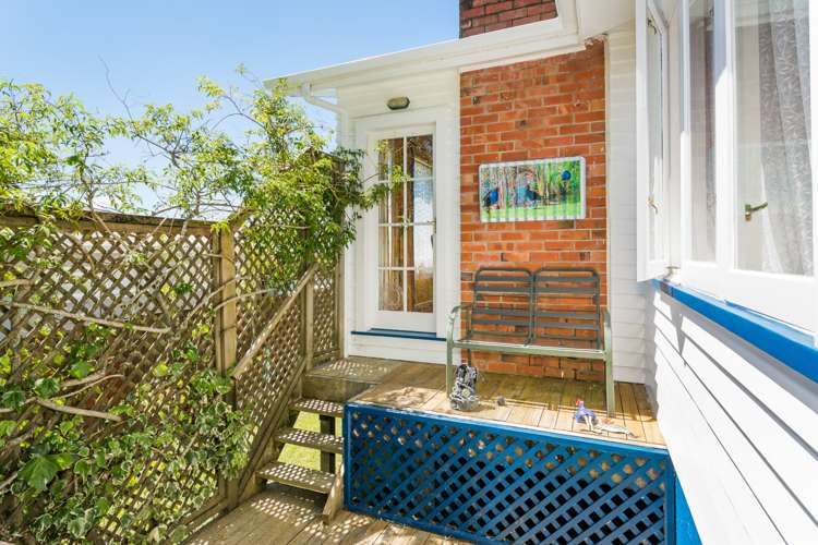 8 Fairclough Road Beach Haven_26