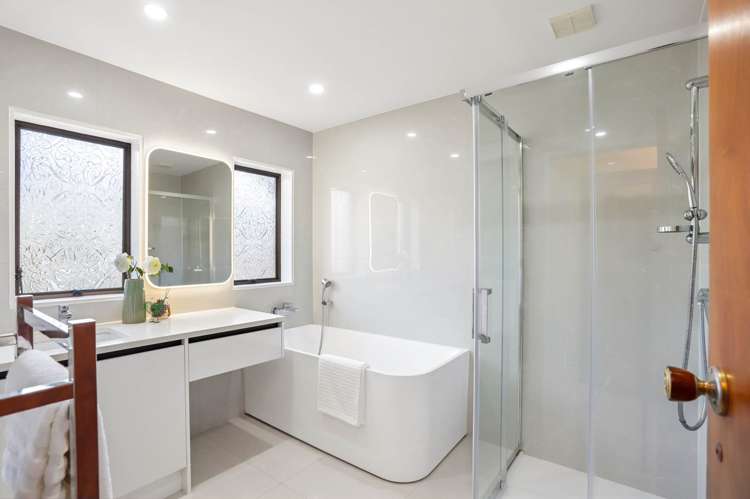 1 Sunrise Lane Te Atatu South_11