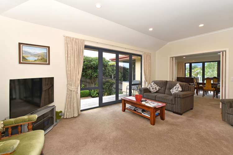 68 Washbourn Drive Richmond_10